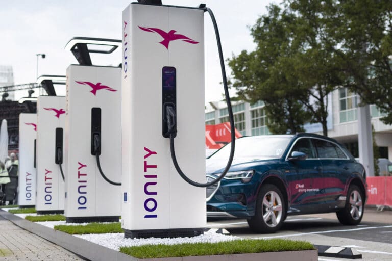 ionity-ouvre-sa-100eme-station-de-recharge-en-france-et-passe-a-une-tarification-au-kwh-24655-3-1.jpg