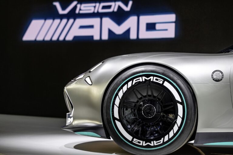 mercedes-amg-presente-le-concept-vision-amg-24646-4-5.jpg