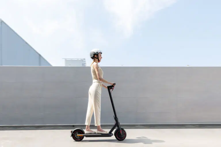 xiaomi-electric-scooter-4-pro-une-serieuse-montee-en-gamme-24735-1-1.jpg