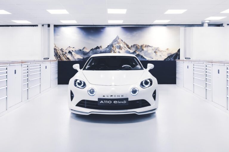 alpine-a110-24804-2-3.jpg