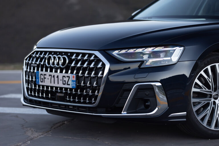 audi-a8-d5-60-tfsi-e-135729-1.jpg