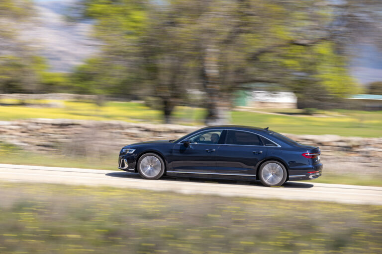 audi-a8-d5-60-tfsi-e-135734-1.jpg