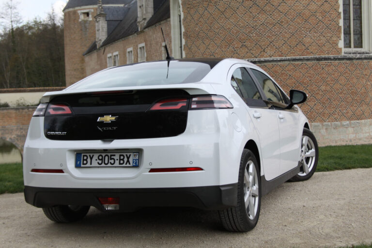 chevrolet-volt-e-rev-70842-1.jpg