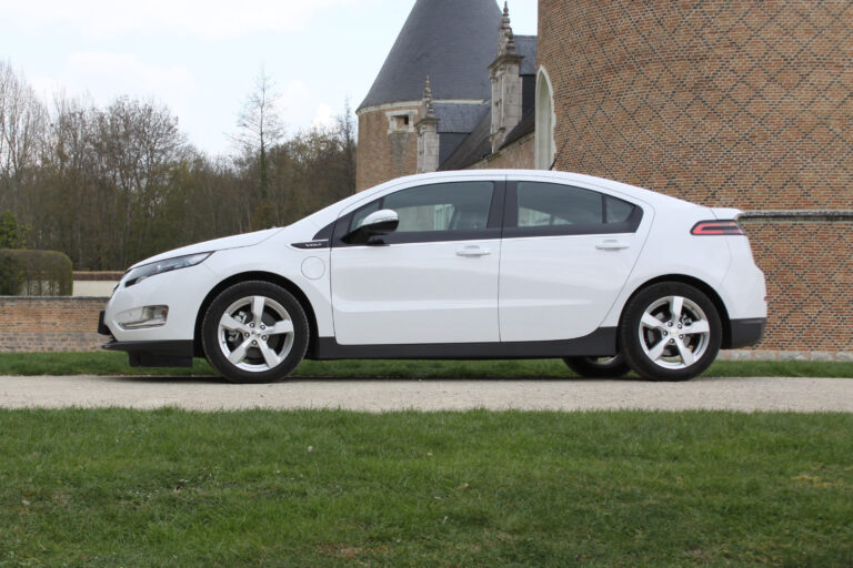 chevrolet-volt-e-rev-70853-1.jpg