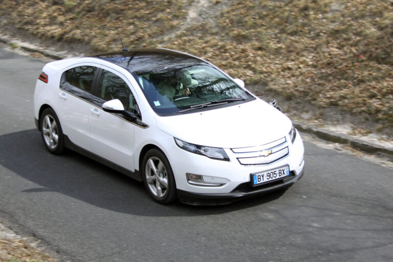 chevrolet-volt-e-rev-70859-1.jpg