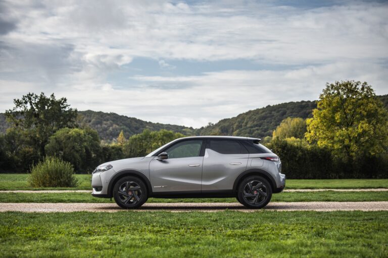 ds-3-crossback-e-tense-136-ch-126453-1.jpg