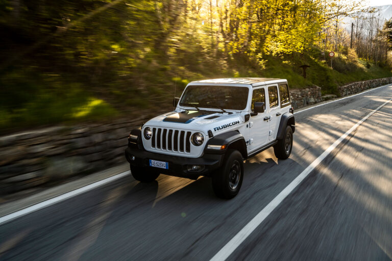 jeep-wrangler-jl-4xe-hybride-380-ch-132928-1.jpg