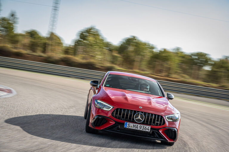 mercedes-amg-gt-c190-4-door-coupe-63-s-e-performance-135962-1.jpg