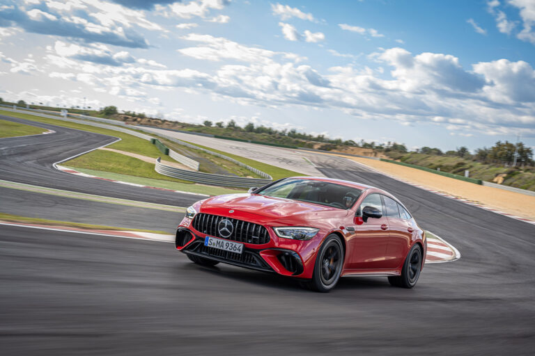 mercedes-amg-gt-c190-4-door-coupe-63-s-e-performance-135963-1.jpg