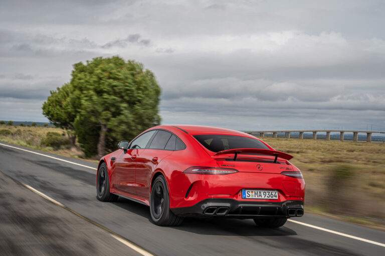 mercedes-amg-gt-c190-4-door-coupe-63-s-e-performance-135968-1.jpg