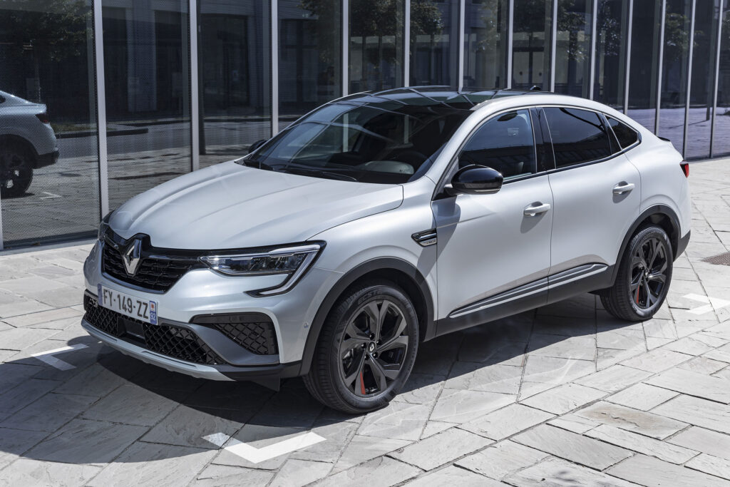 renault-arkana-e-tech-hybrid-145-133652-1.jpg