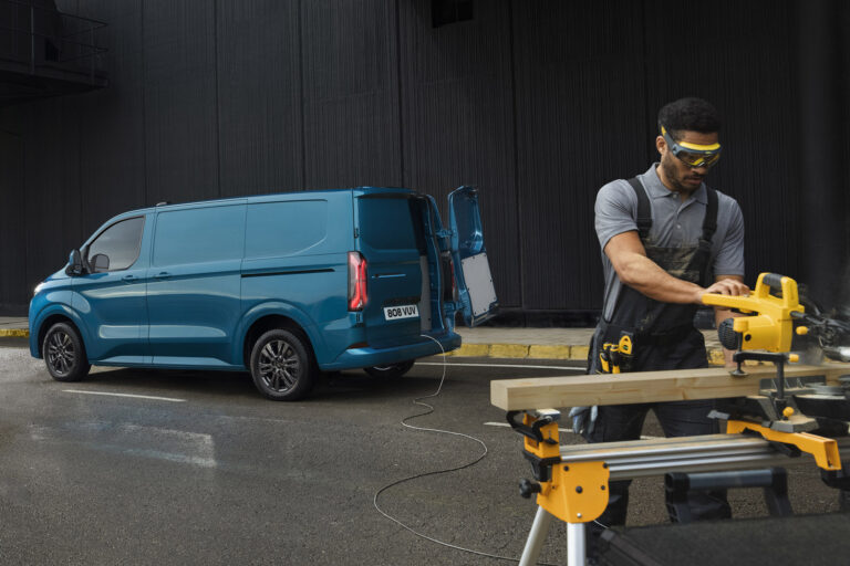 ford-transit-custom-24908-2-1.jpg