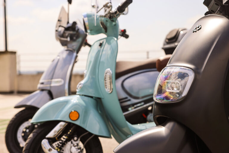 tym-une-nouvelle-marque-de-scooters-electriques-debarque-en-force-24936-1-1.jpg