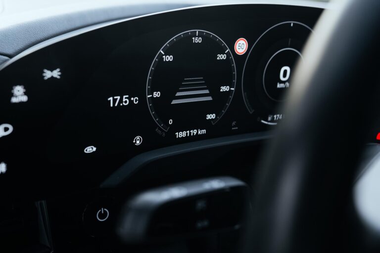 porsche-taycan-24999-4-1.jpg