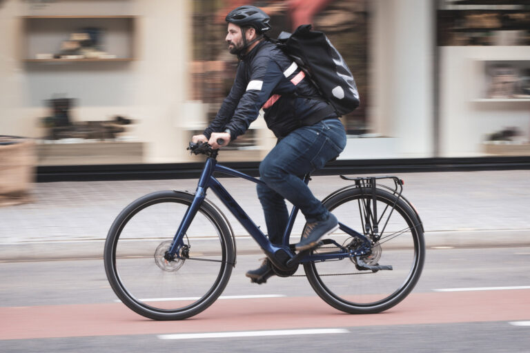 bh-core-cross-un-vae-leger-pour-la-ville-25051-1-1.jpg