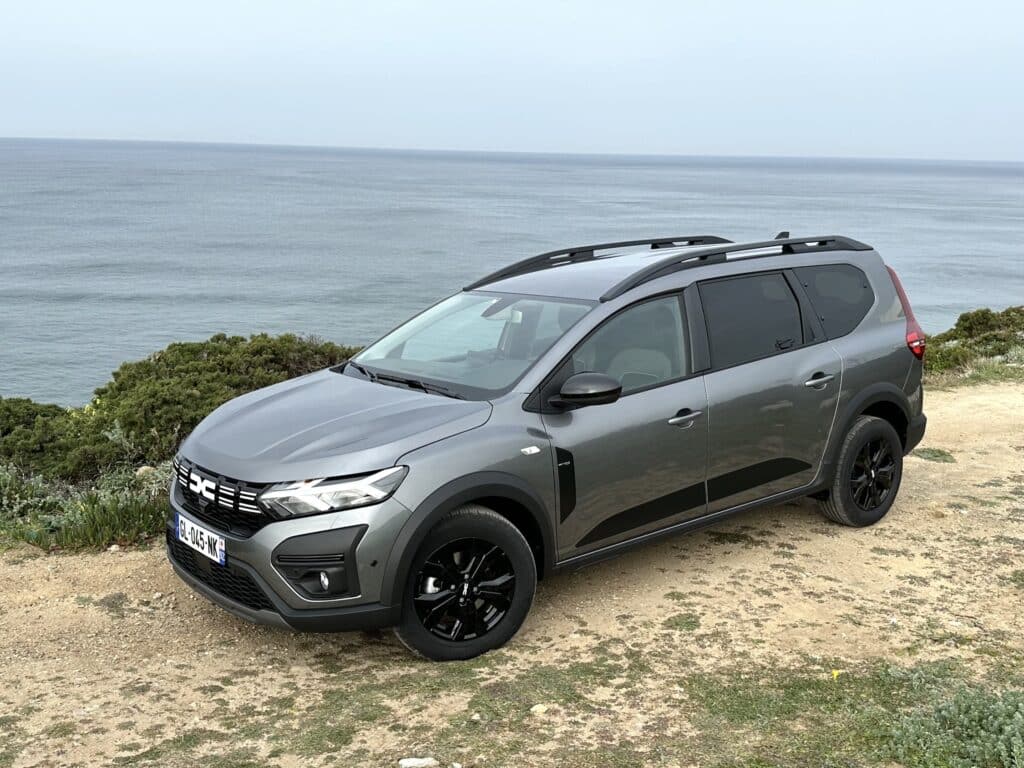 Nouveau Dacia Jogger Hybrid 140