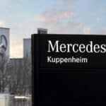 Mercedes-Benz pose la première pierre d'une usine de recyclage de batteries en Allemagne.