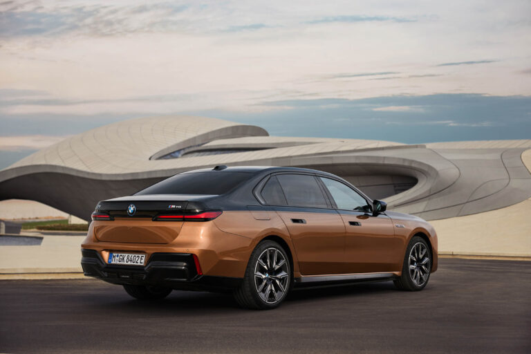 bmw-i7-25251-3-1.jpg