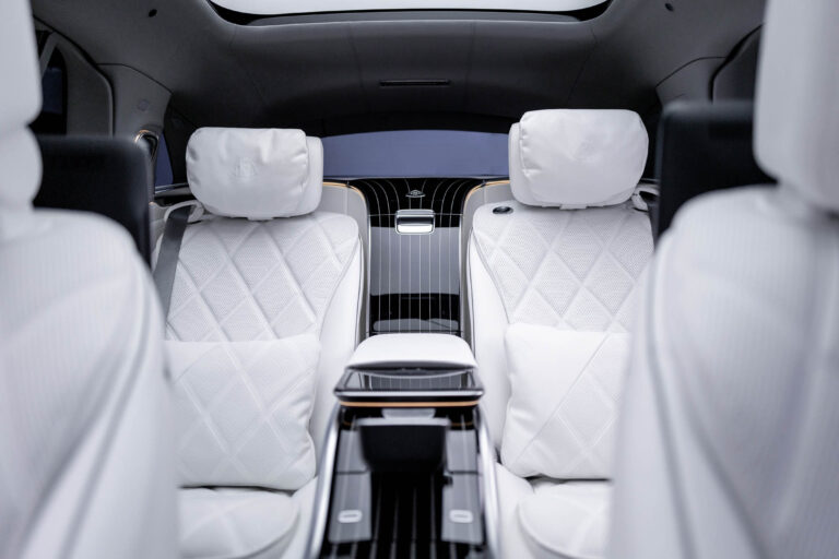 maybach-eqs-25254-10-1.jpg