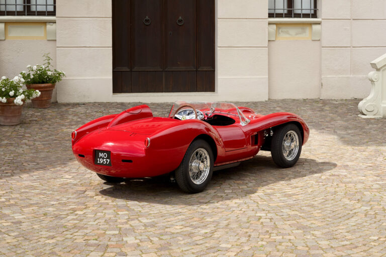 ferrari-250-23370-3.jpg