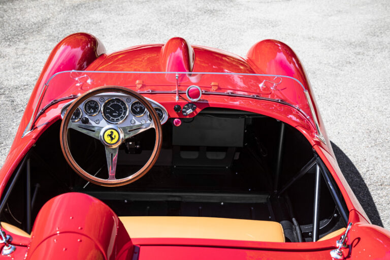 ferrari-250-23370-4.jpg