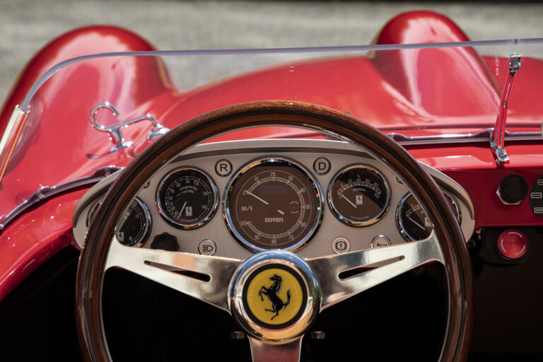 ferrari-250-23370-5.jpg