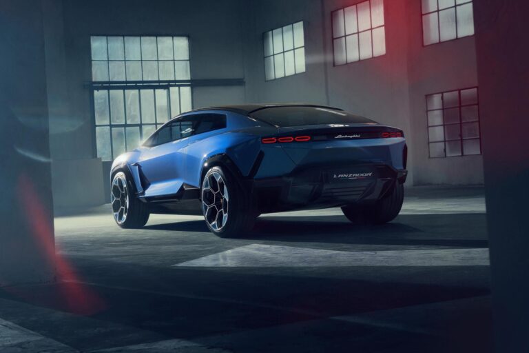 lamborghini-devoile-le-concept-lanzador-100-pour-100-electrique-a-monterey-25429-3.jpg