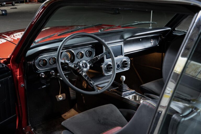 alan-mann-racing-electrifie-la-ford-mustang-des-sixties-25617-4.jpg
