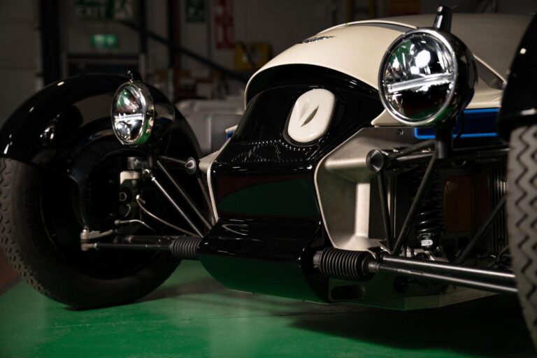 morgan-utilise-le-prototype-experimental-xp-1-pour-creer-ses-modeles-electriques-25601-6.jpg