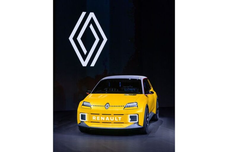 renault-5-e-tech-23249-2.jpg