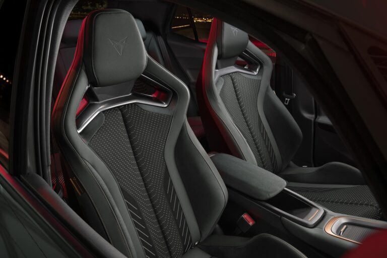 cupra-born-25710-8.jpg