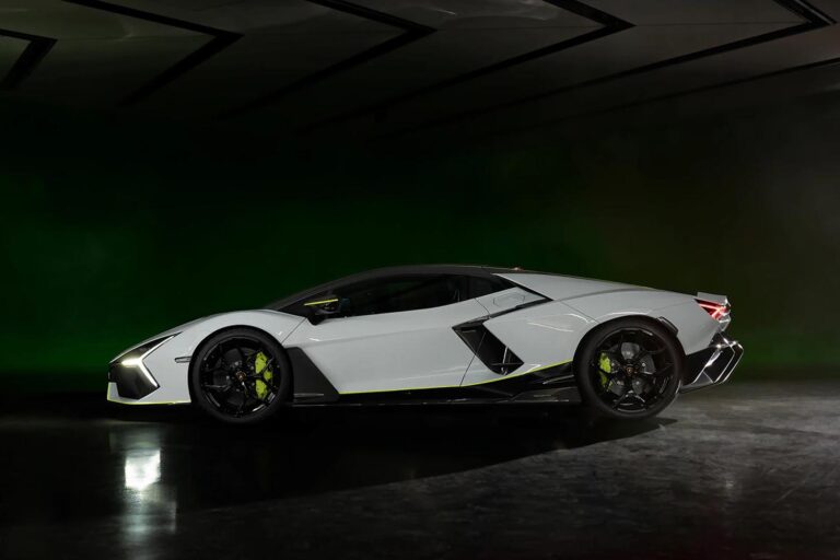 lamborghini-revuelto-25776-3.jpg