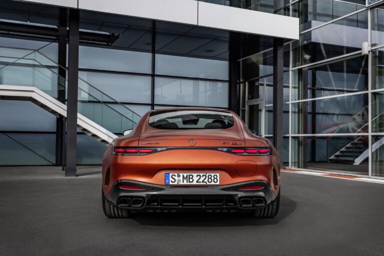 mercedes-amg-gt-25797-6-1.jpg