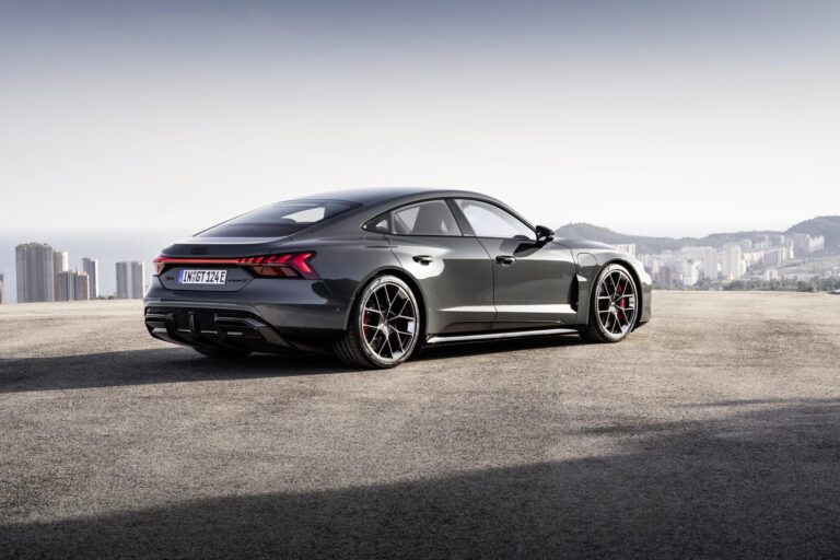 audi-e-tron-25873-5.jpg