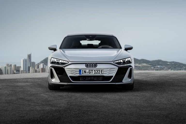 audi-e-tron-25873-7.jpg