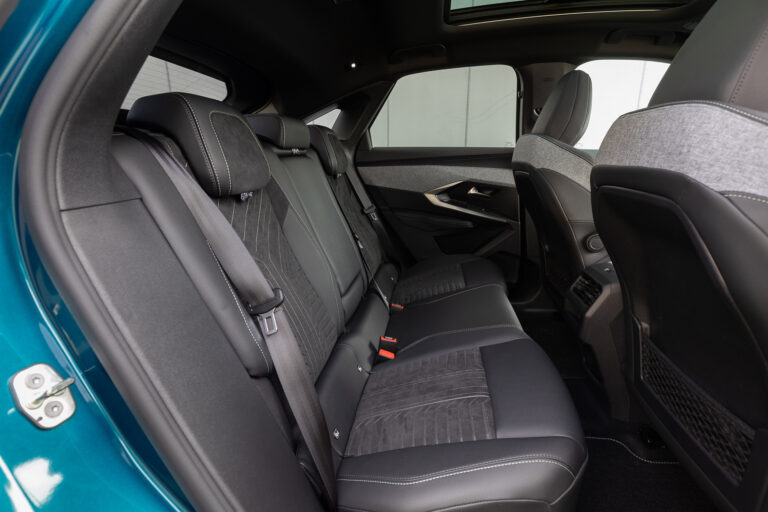 peugeot-e-3008-210-ch-141666.jpg