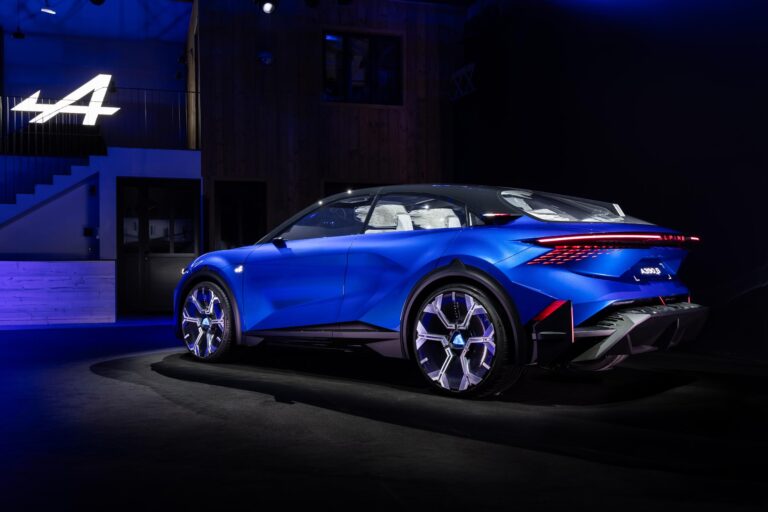 alpine-presente-son-show-car-fastback-100-pour-100-electrique-26020-2.jpg