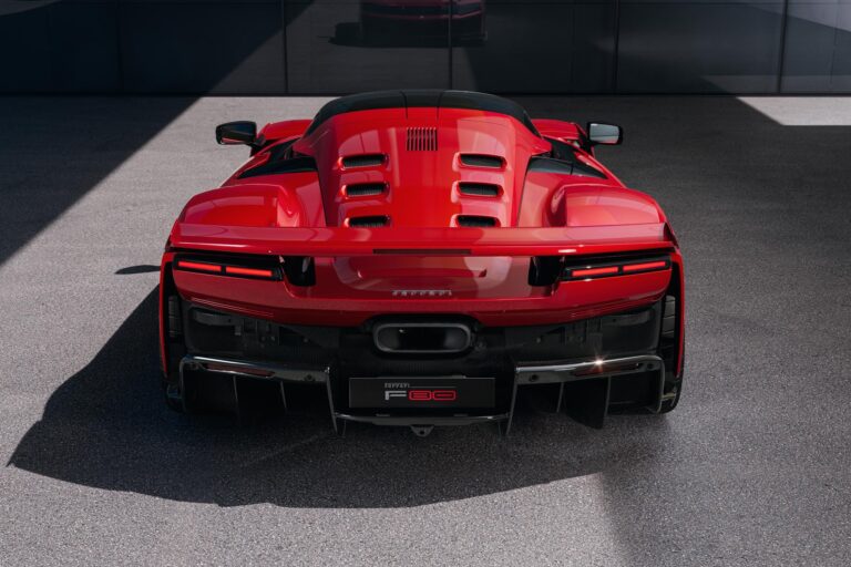ferrari-f80-26029-4.jpg