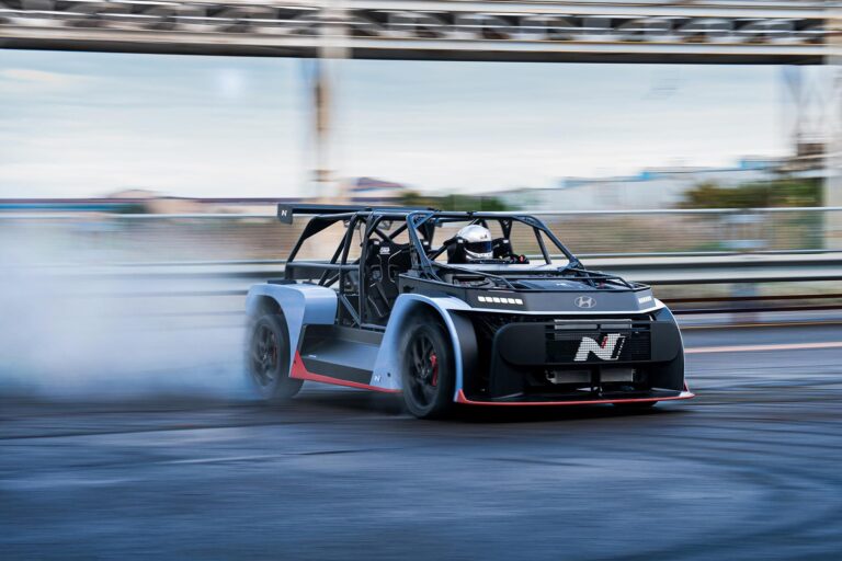 hyundai-presente-le-concept-electrique-rn24-26041-1.jpg