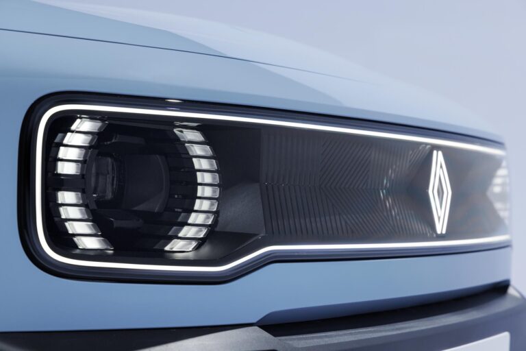 renault-4-e-tech-26025-7.jpg