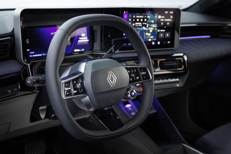renault-4-e-tech-26025-9.jpg