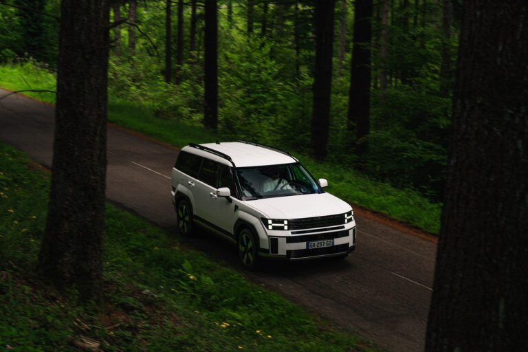 hyundai-santa-fe-5-plug-in-253-htrac-141867-2.jpg