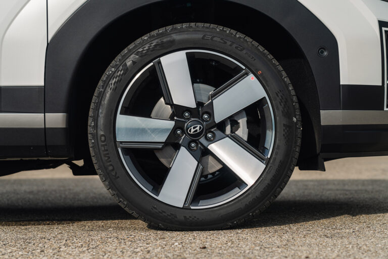 hyundai-santa-fe-5-plug-in-253-htrac-141874-2.jpg