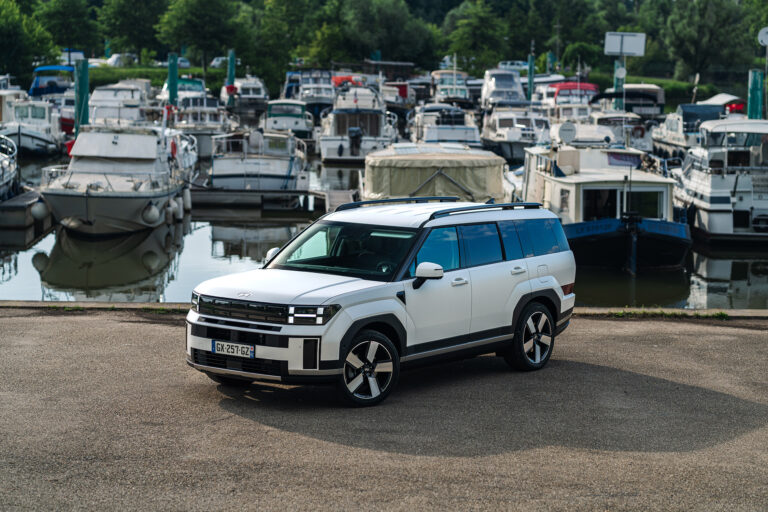 hyundai-santa-fe-5-plug-in-253-htrac-141879-2.jpg