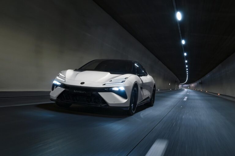 lotus-peaufine-les-gammes-eletre-et-emeya-26257-7.jpg