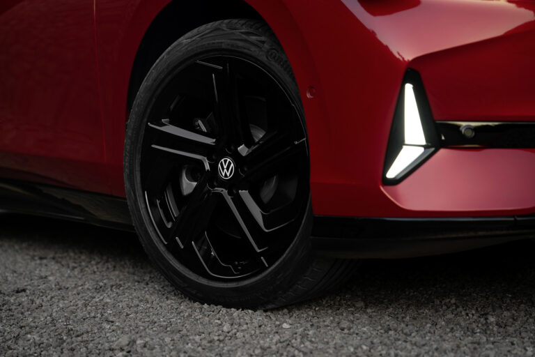 volkswagen-id-7-tourer-gtx-340-ch-142410.jpg