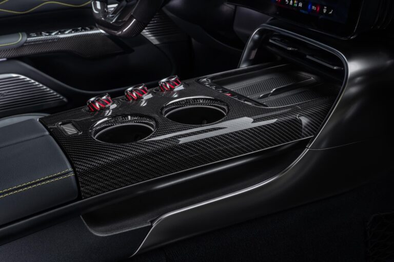 jusqu-a-1-169-ch-pour-la-nouvelle-mercedes-amg-gt-coupe-4-portes-26811-8.jpg