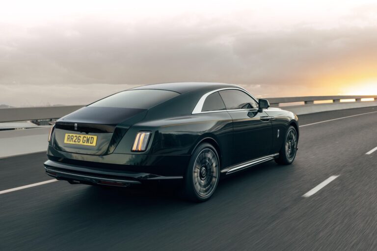 rolls-royce-spectre-26831-2.jpg