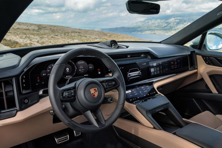 porsche-cayenne-4-coupe-electric-s-666-ch-143575.jpg