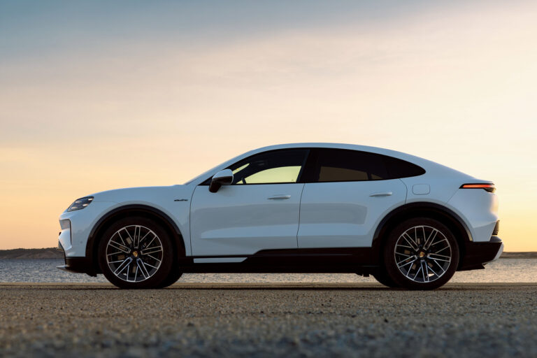 porsche-cayenne-4-coupe-electric-s-666-ch-143579.jpg